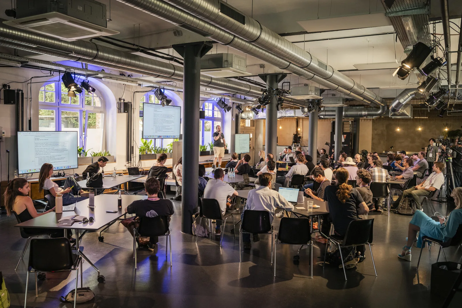 A full room at a Foresight event